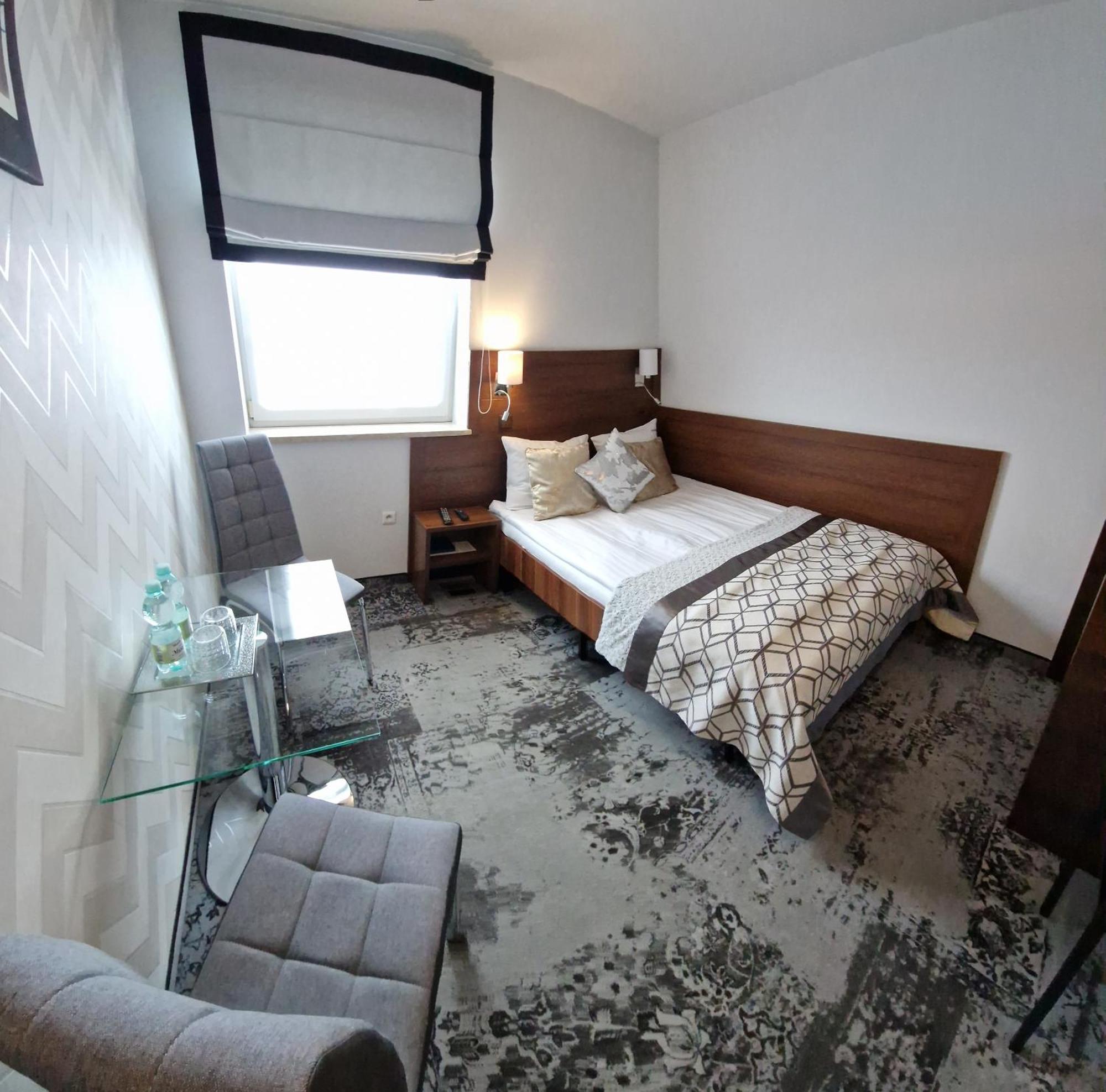 Cynamon Hotel Nowy Sacz Exterior photo